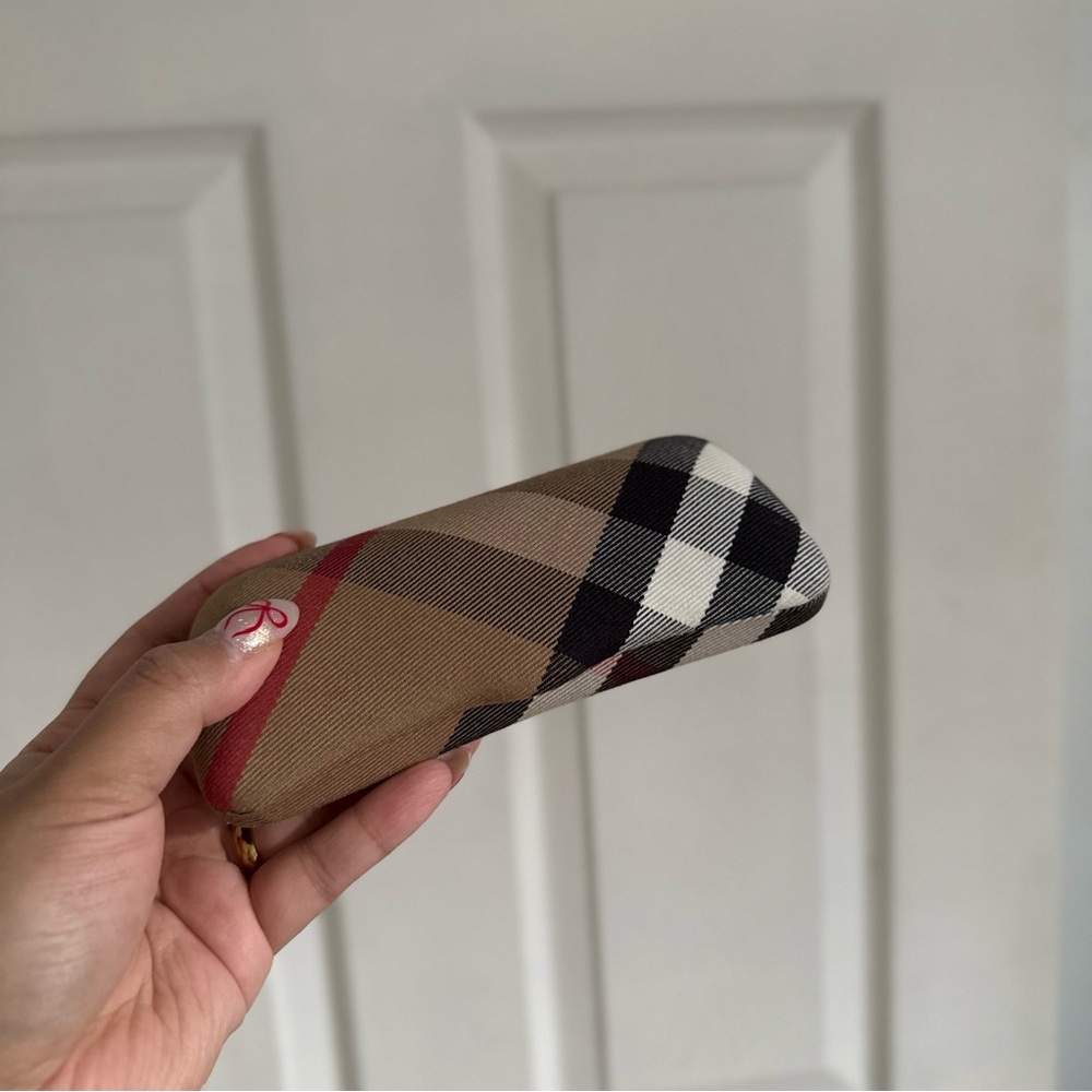 BURBERRY Plaid Eyeglass Case in Tan, Black & White